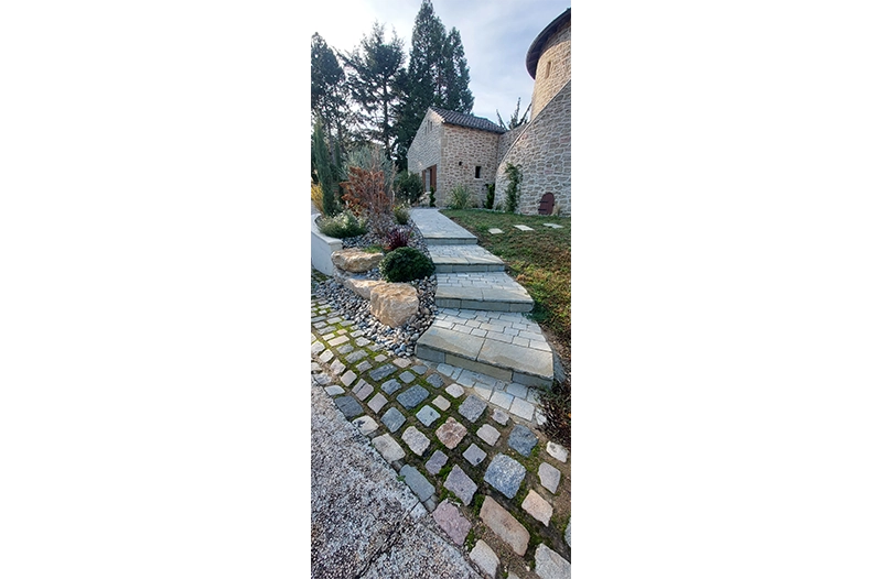 Dulac paysagiste création d'aller de jardin à Saint genis laval Rhône