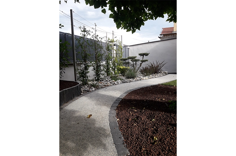 Dulac paysagiste création de terrasse, allée, escalier en béton désactivé à Saint genis laval Rhône