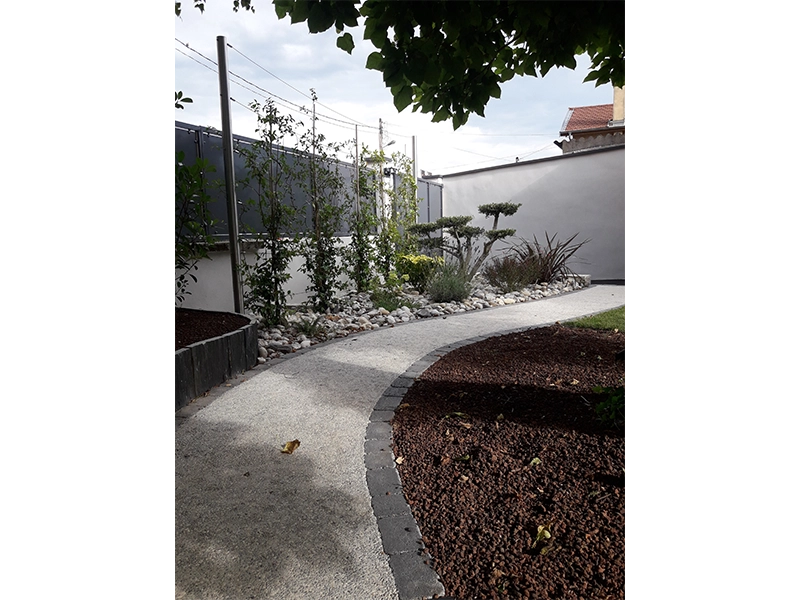 Dulac paysagiste création et entretien de massif fleuries à Brignais Rhône