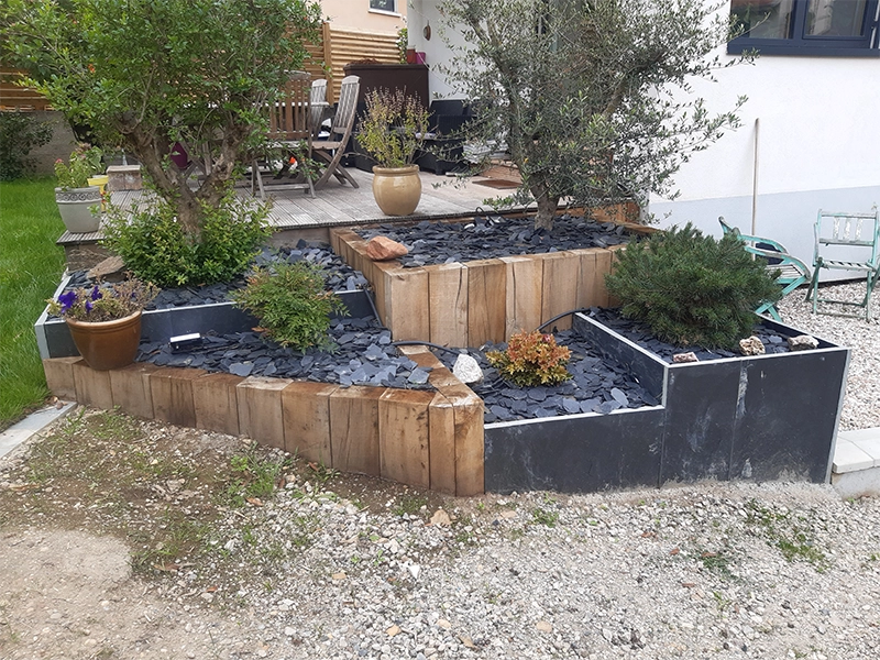 Dulac paysagiste création et entretien de massif fleuries à Millery Rhône